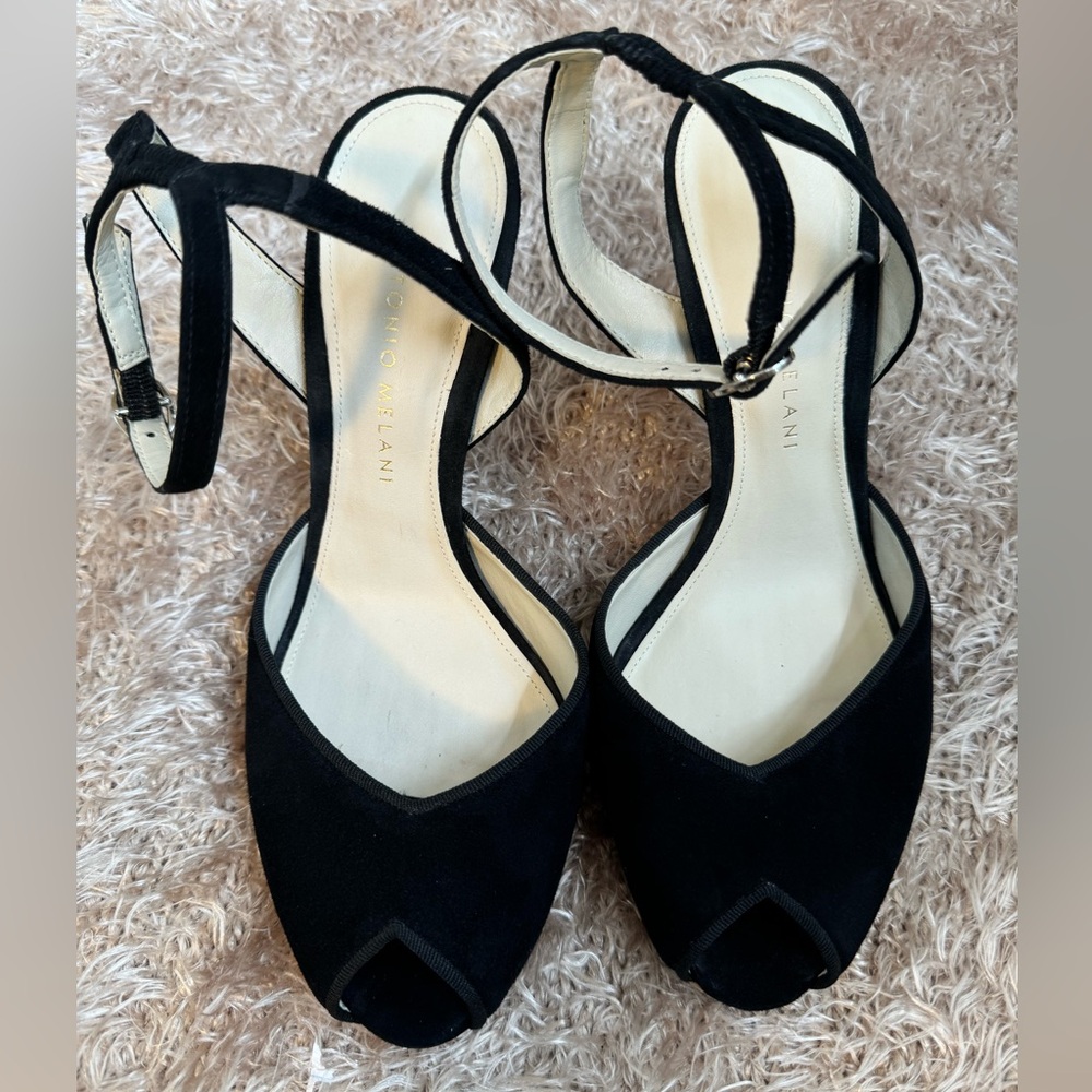 Antonio Melani black suede leather heels. Size 6.5